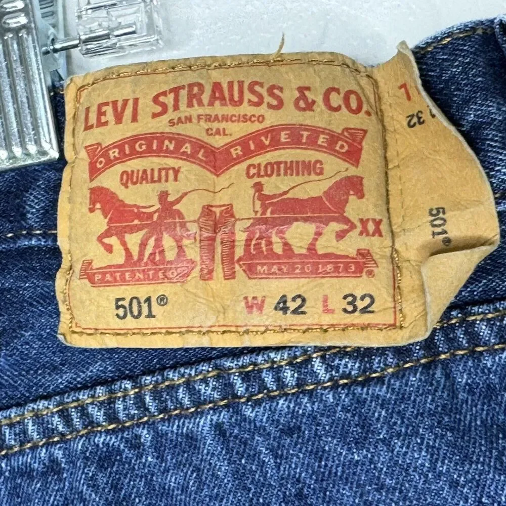 Levi's Levi Strauss Mens 501 Jeans‎ Size 42x32 Button Fly Dark Wash Red Tab